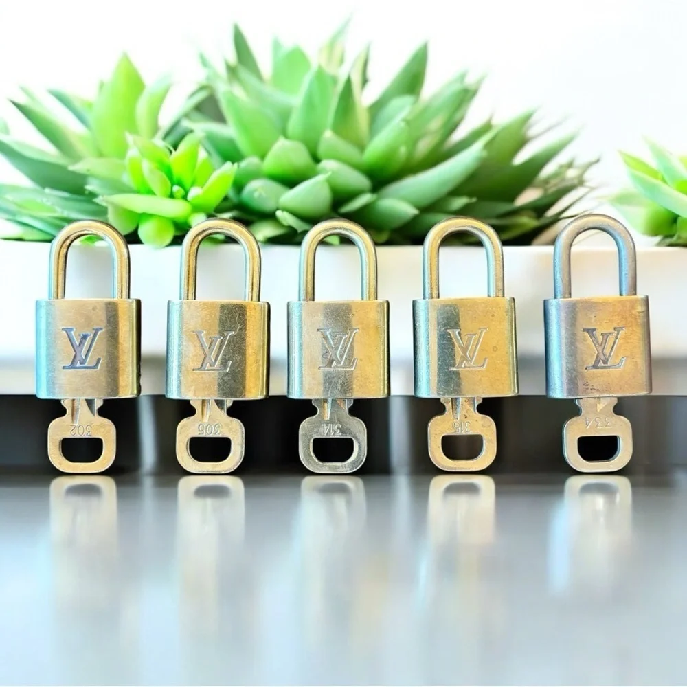 LOUIS VUITTON Authentic Gold Padlock with Key